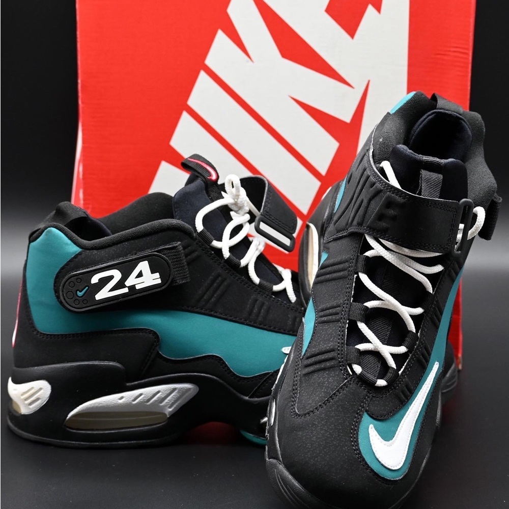 Griffey Jr. Black Freshwater Size 13 “used”